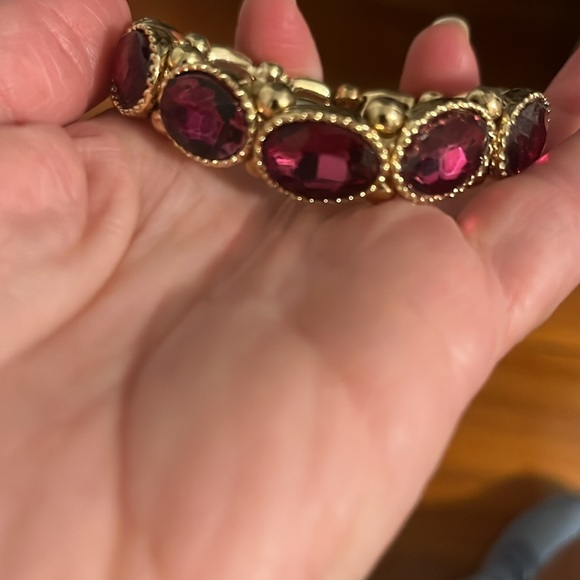 Amethyst and gold stretch bracelet.  Gorgeous piece NWOT - Picture 2 of 4